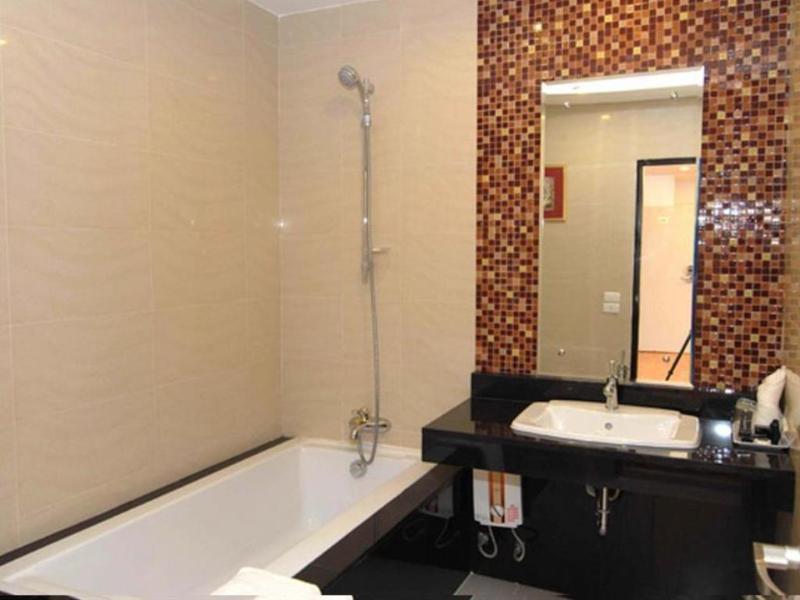 מלון Atrium Boutique