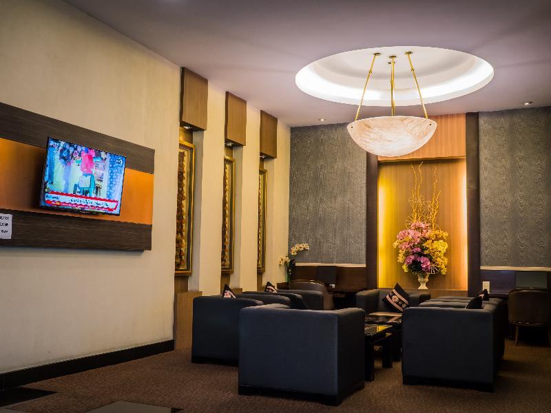 מלון Atrium Boutique 3*